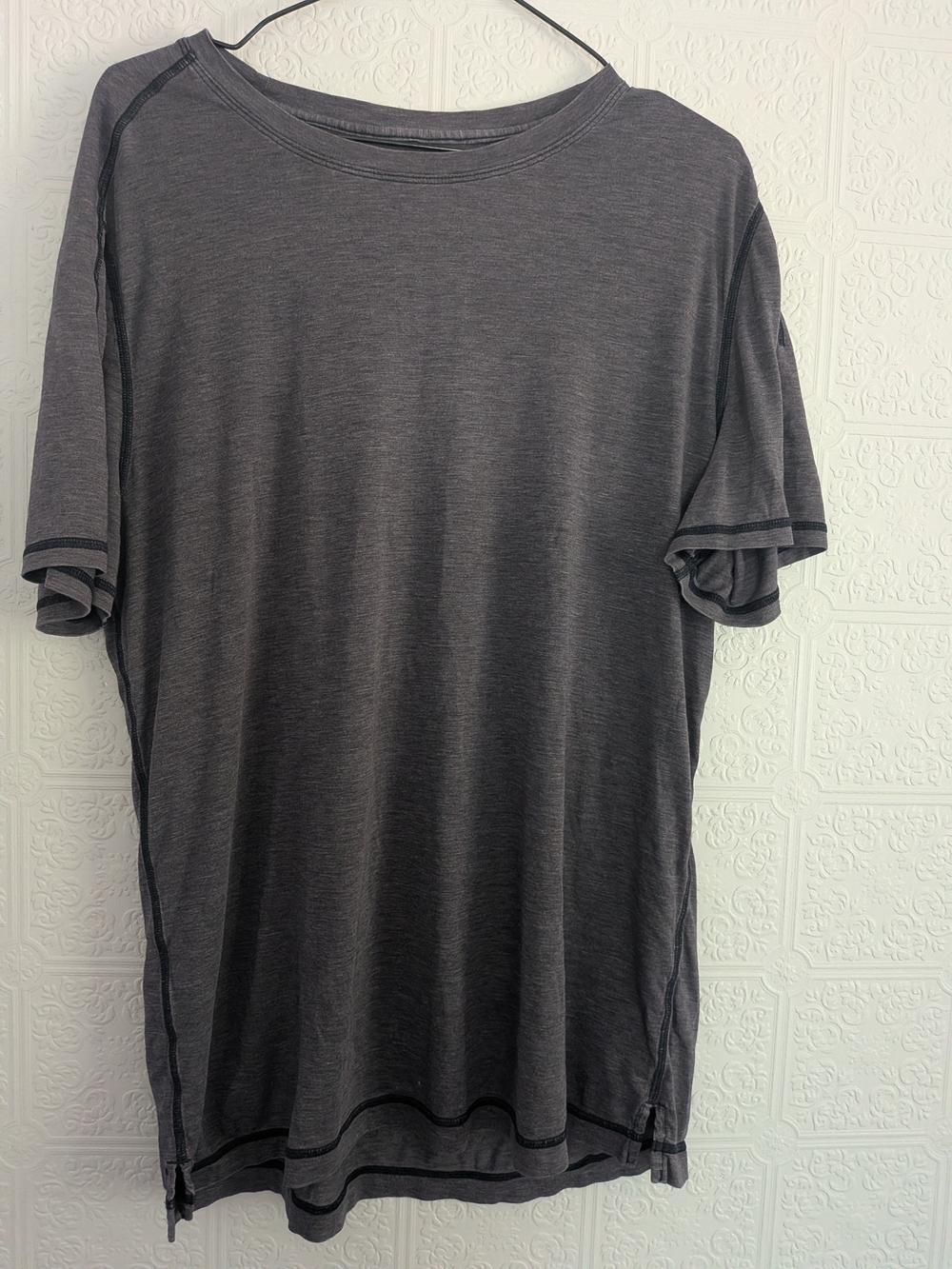 lululemon athletica Men's Heather Charcoal Short-Sleeve Crew